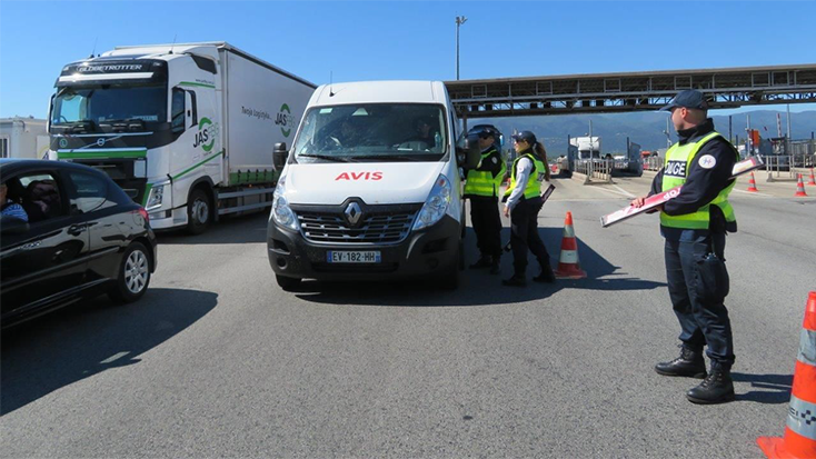 Ampliació: Més de 850 multes a la frontera per no respectar del confinament