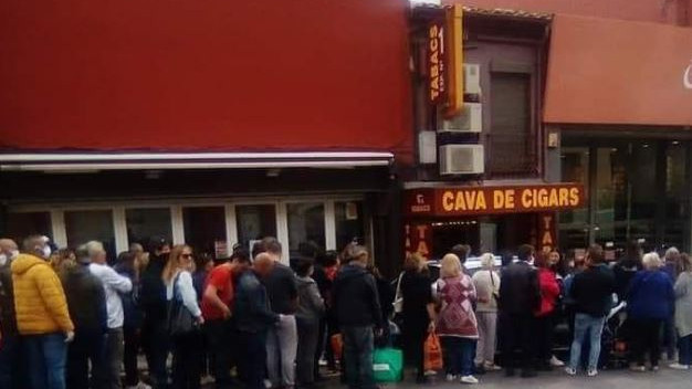 Carretera tallada al Voló pel segon dia caòtic al Pertús