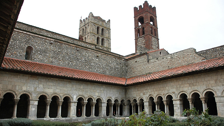 La Catedral i el claustre d'Elna han reobert, la Maternitat ho farà la segona quinzena de juny i el Museu Terrus al setembre