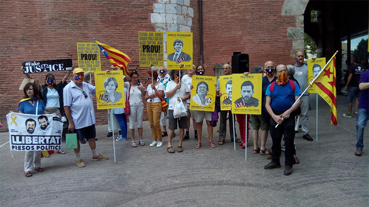 Com cada dijous el Comitè de Solidaritat amb els presos i represaliats polítics catalans crida a manifestar al centre de Perpinyà.