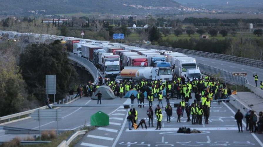 500 persones tallen l’autopista a l’Alt Empordà