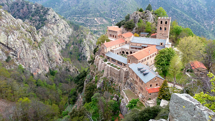 El 14 de juliol del 1007 es va formalitzar la fundació de Sant Martí del Canigó.