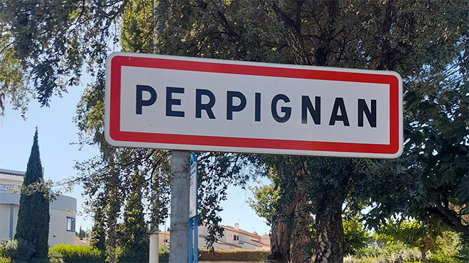 Desapareixen els cartells Perpinyà a les entrades de la ciutat