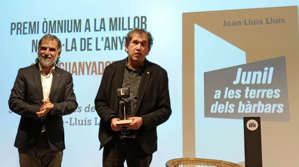 ENTREVISTA al Joan-Lluís Lluís després de guanyar el premi d'Òmnium a la millor novel·la de l'any 2021