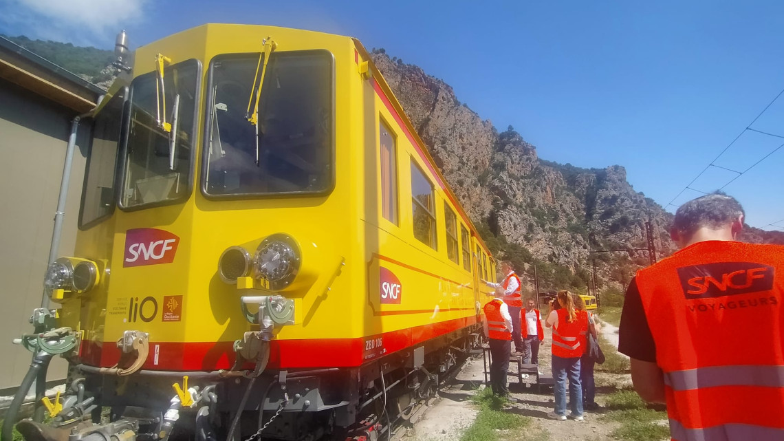 El tren groc estrena un nou taller a Vilafranca