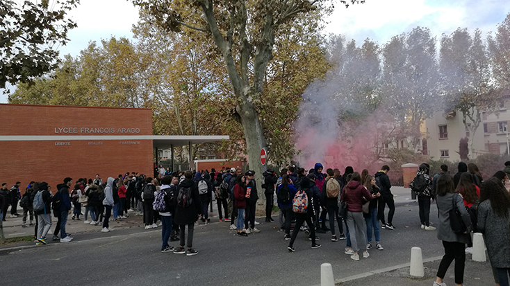 Alguns joves de Catalunya Nord continuen mobilitzats, però sense reivindicacions.