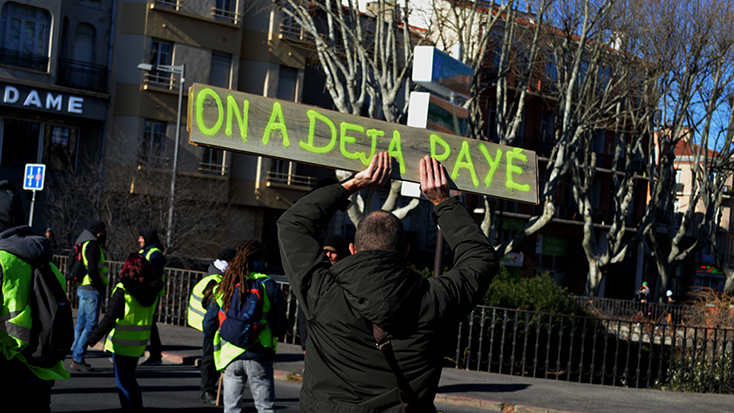 El cap de setmana de les Armilles grogues: 800 manifestants a Perpinyà, 4 detencions, degradació d’una escultura i ajudes de la Regió pel comerç