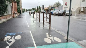 Una vorera pintada no és un carril bici