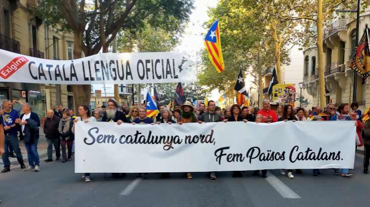 capçalera de la manifestació del dissabte 4 de novembre 2023 a Perpinyà